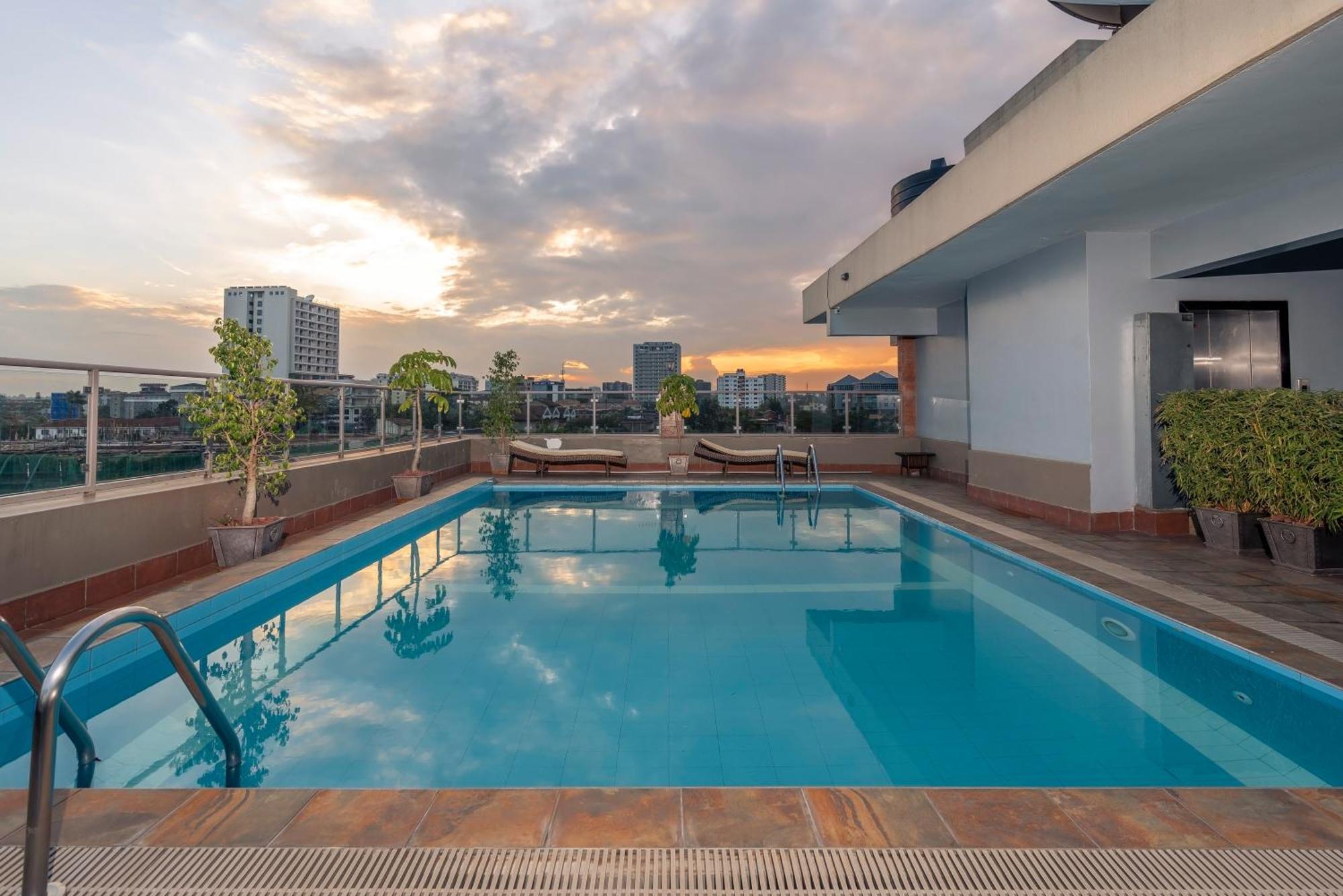 Highlands Suites Hotel Apartments Найробі Екстер'єр фото